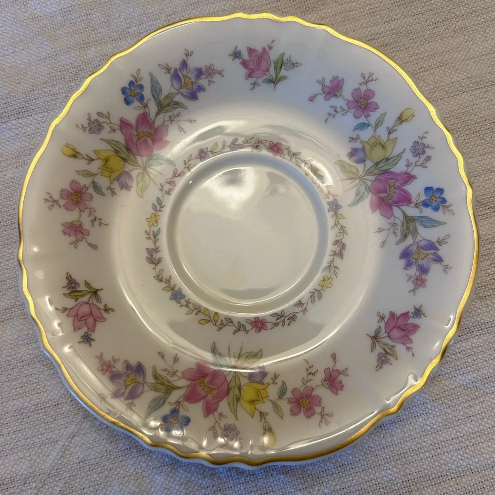 Vintage Federal Syracuse china tea cup and saucer in Briarcliff pattern. - Picture 5 of 6